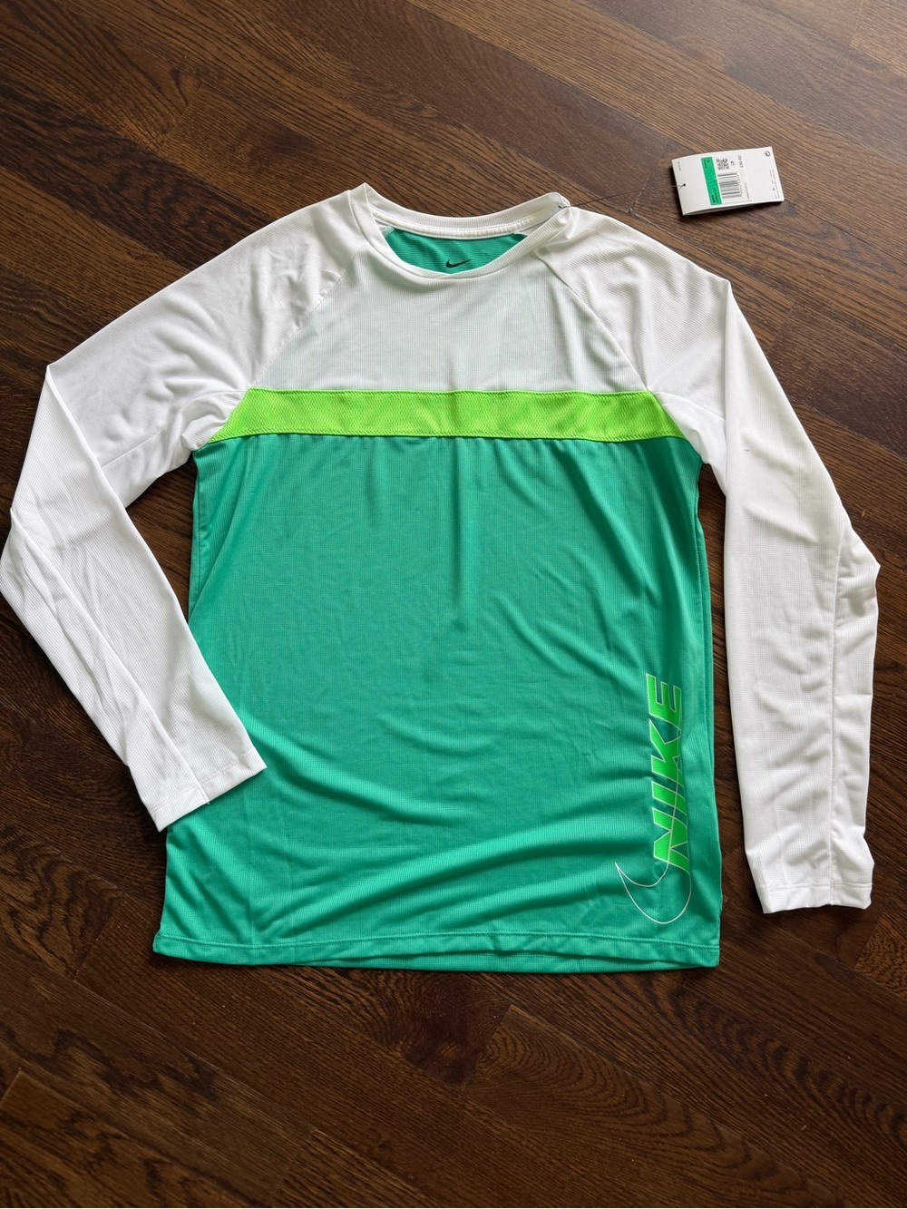 New Nike Boys XL Long-Sleeve Colorblock Training Shirt - Green/White